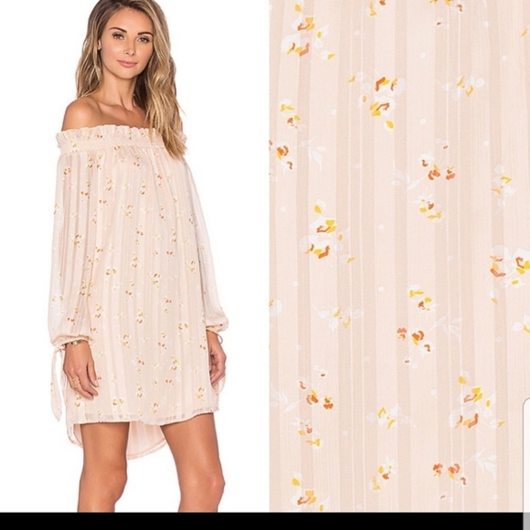 WAYF Off Shoulder Floral Dress NWT - Picture 3 of 8